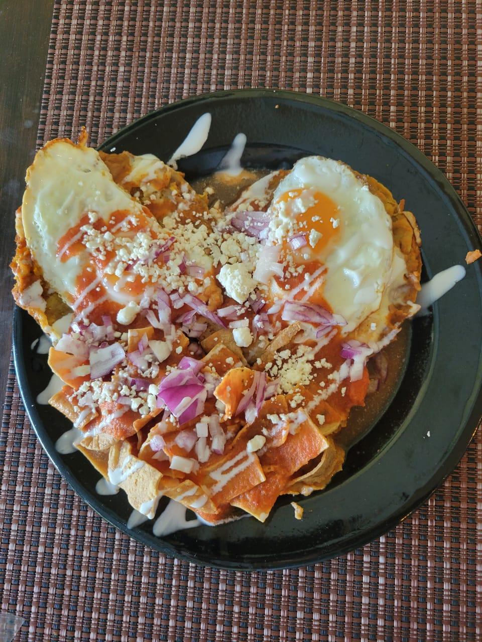 Empalmes, huevos y chilaquiles 3 en 1