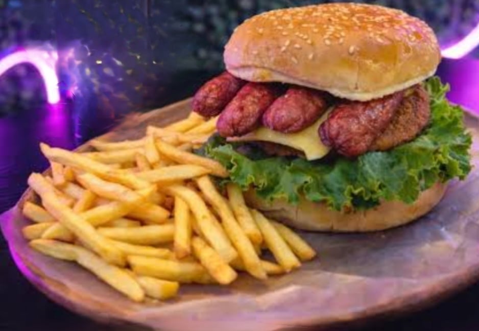 Hamburguesas especial con papas 
