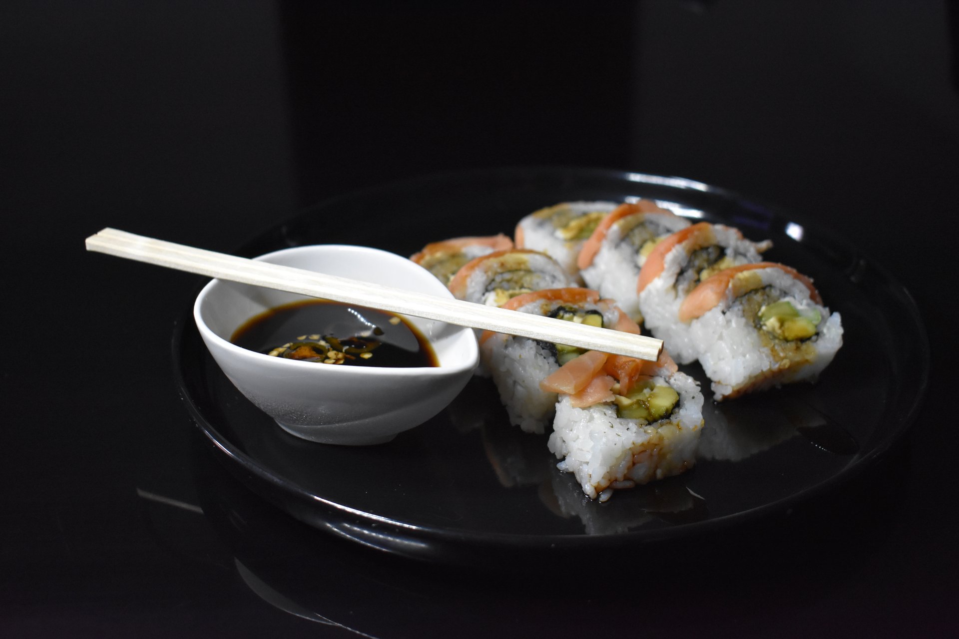 SALMON ROLL