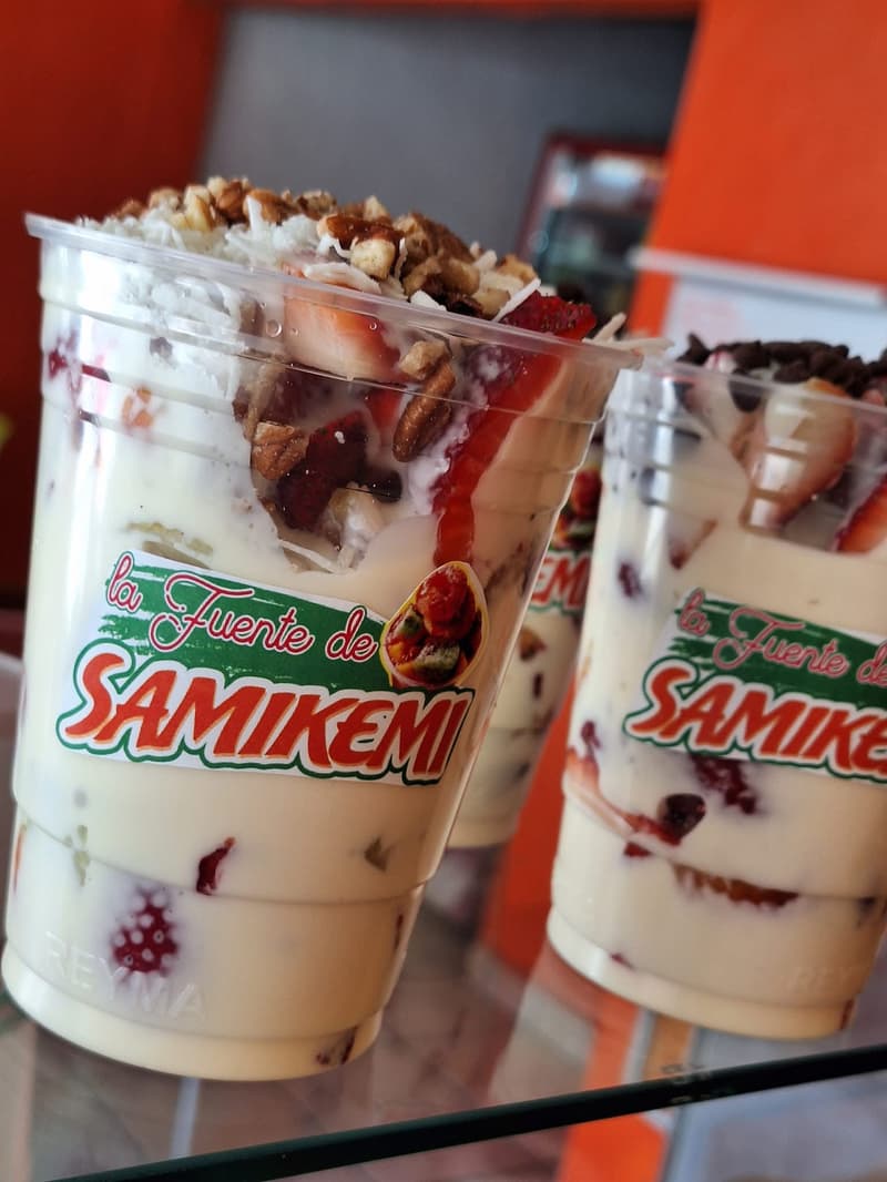 FRESAS PICADAS + CEREALES 
