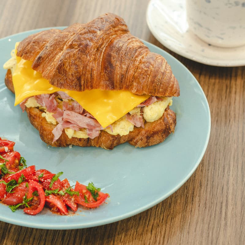 Combo De Buen Corazón (Croissant + café de olla) 